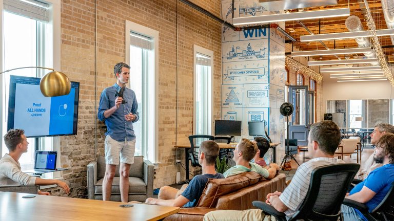 From Presentation to Investment: Winning Strategies for Convincing People to Fund Your Startup